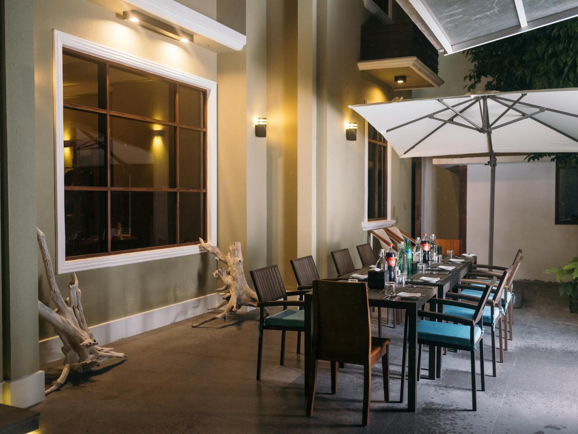 Fuvahmulah Central Hotel Exterior photo
