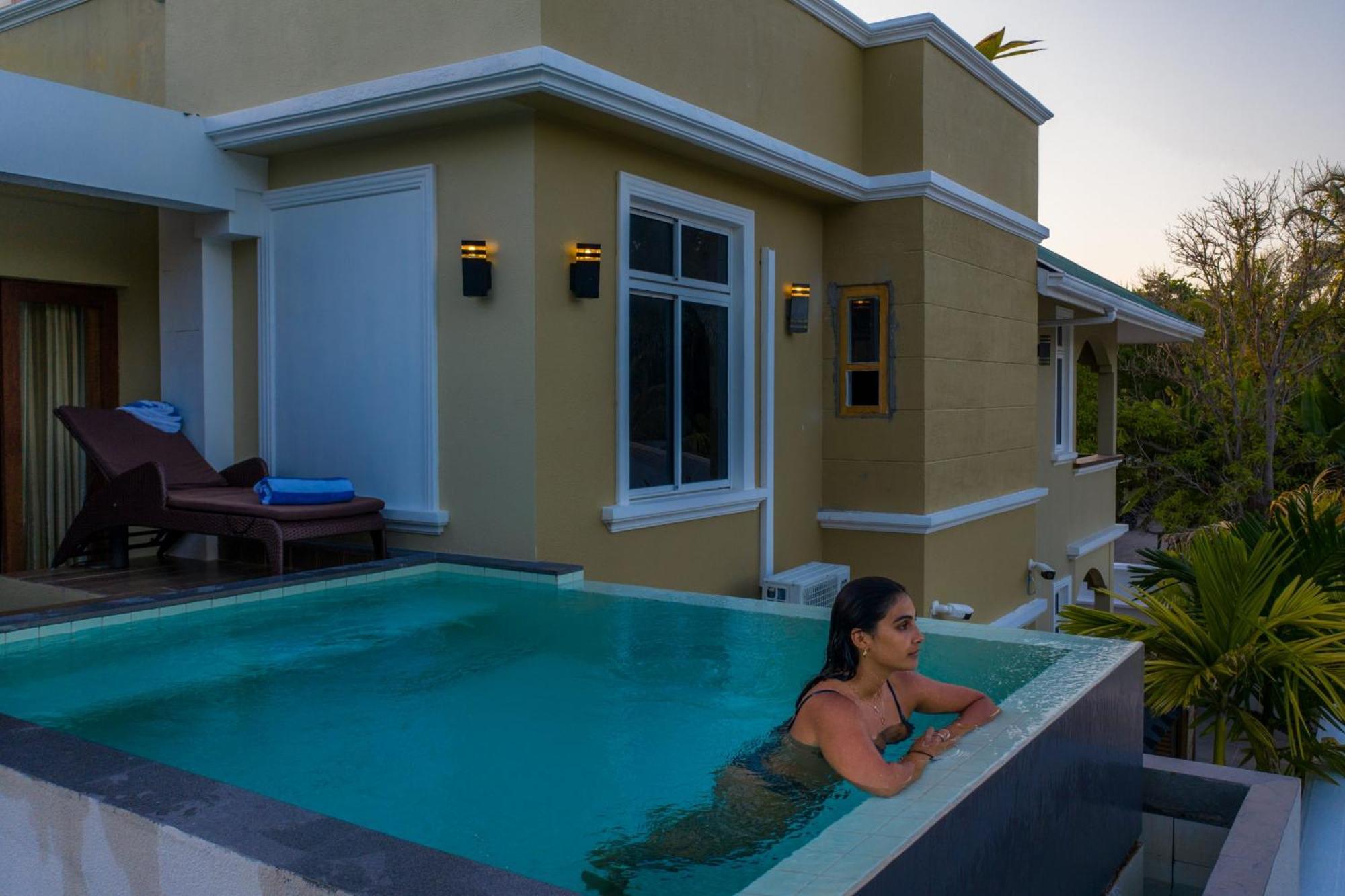 Fuvahmulah Central Hotel Exterior photo